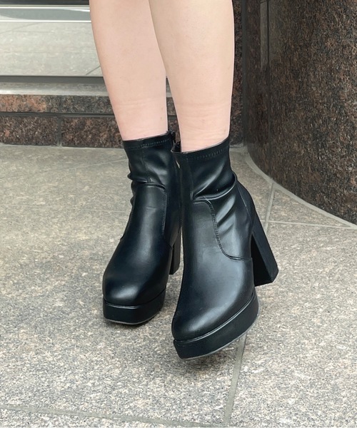one wayザッカ(ワンウェイザッカ)の「ストレッチショートブーツ(ブーツ・レディース・ベージュ/ブラック/ブラック系その他・LARGE/MEDIUM/LL/SMALL)」の5枚目の写真