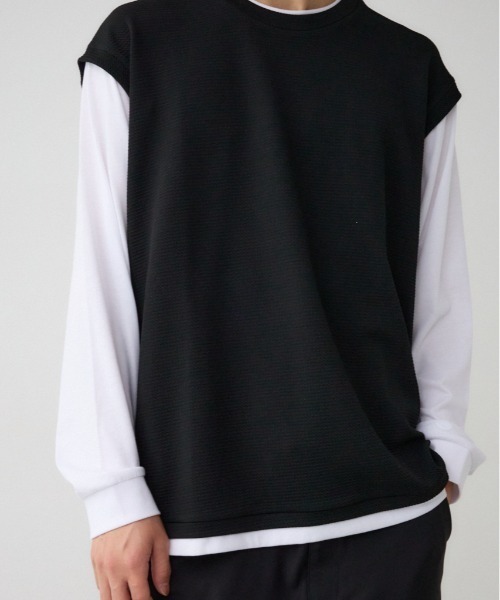 AZUL by moussy(アズールバイマウジー)の「ベストセットロングTシャツ(Tシャツ/カットソー・メンズ・ベージュ/グレー/ブラック・MEDIUM/LARGE)」の2枚目の写真