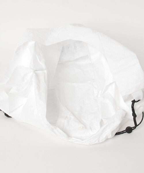 CMF OUTDOOR GARMENT（シーエムエフアウトドアガーメント）の「CMF OUTDOOR GARMENT / シーエムエフ アウトドア ガーメント：SHOP BAG TYVEK：CMF2401-AC08[AST]（トートバッグ・メンズ・ホワイト・FREE）」の4枚目の写真