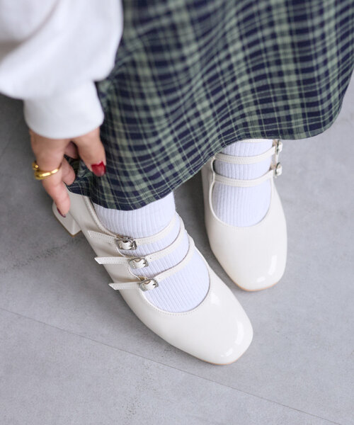 w closet(ダブルクローゼット)の「メリージェーンパンプス(パンプス・レディース・アイボリー/ブラック/レッド/シルバー系その他・MEDIUM/LARGE)」の7枚目の写真