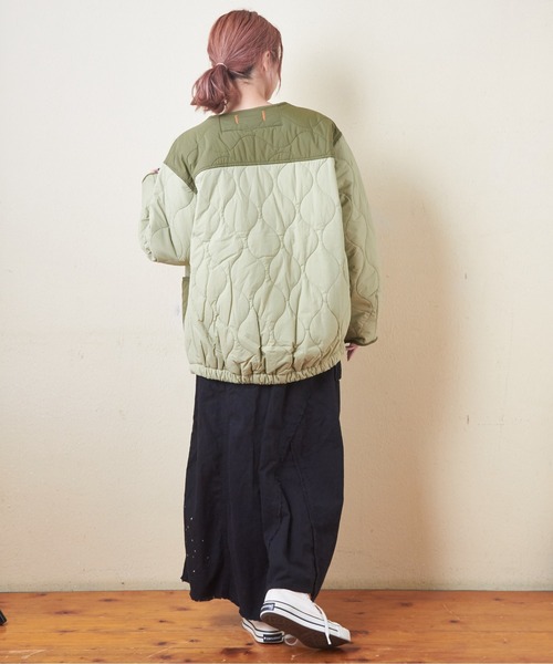 CUBE SUGAR（キューブシュガー）の「ナイロンキルト配色切替ジャケット（ミリタリージャケット・レディース・ベージュ/マルチ/ブラック/カーキ・M）」の13枚目の写真