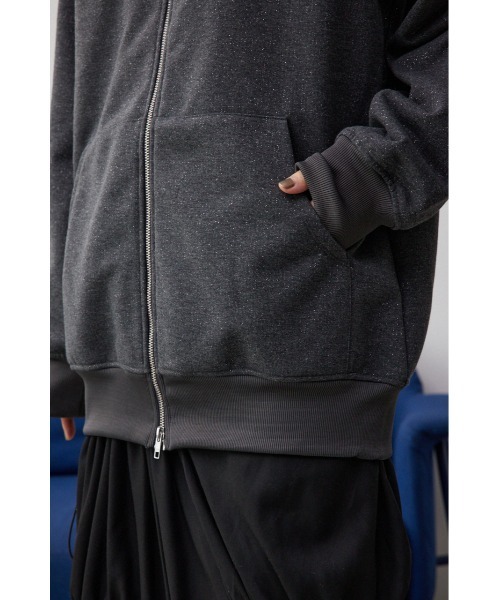 AZUL by moussy（アズールバイマウジー）の「ラメウラケビッグパーカー（パーカー・レディース・チャコールグレー/杢グレー・FREE）」の16枚目の写真