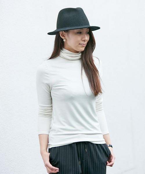 LE JUN（ルジュン）の「ベア天コラーゲン加工タートルネック（Tシャツ/カットソー・レディース・ブラック/ブラック系その他/グレー/オフホワイト・FREE）」の2枚目の写真