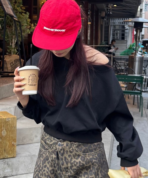 FOREVER 21（フォーエバー トゥエンティーワン）の「【2025SS】華奢見え♪オフショル裏毛プルオーバー（スウェット・レディース・グレー/ネイビー/ブラック・FREE）」の2枚目の写真