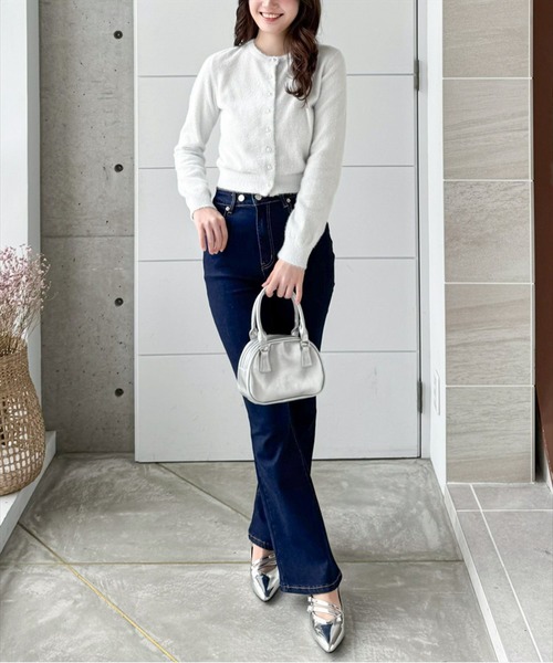 CLEAR BASIC（クリアベーシック）の「ラメフェザーパールボタンニットカーディガン[キラキラ オフィスカジュアル 着回し抜群]（カーディガン/ボレロ・レディース・ライトグレー/オフホワイト/サックスブルー/ピンク/ラベンダー・F）」の7枚目の写真