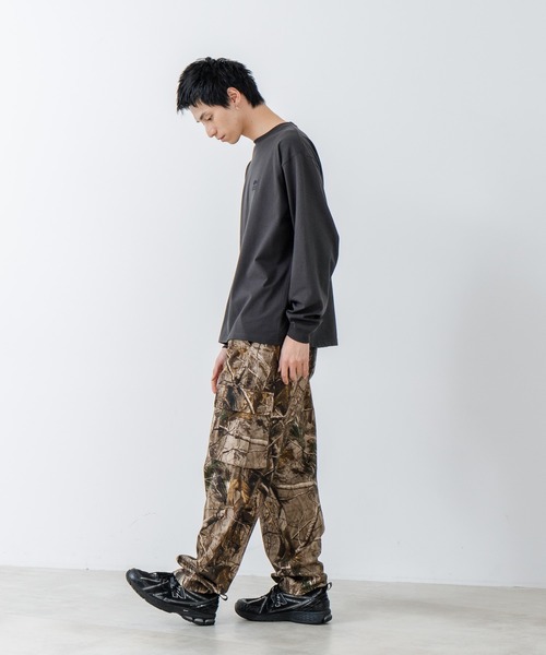 OUTDOOR EXCHANGE(アウトドアエクスチェンジ)の「【OUTDOOR EXCHANGE/アウトドアエクスチェンジ】アニマルバックプリントクルーネックロンT オーバーサイズ(Tシャツ/カットソー・メンズ・スミクロ/ホワイト・MEDIUM/LARGE)」の9枚目の写真