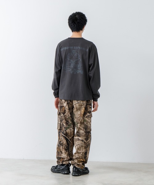 OUTDOOR EXCHANGE(アウトドアエクスチェンジ)の「【OUTDOOR EXCHANGE/アウトドアエクスチェンジ】アニマルバックプリントクルーネックロンT オーバーサイズ(Tシャツ/カットソー・メンズ・スミクロ/ホワイト・MEDIUM/LARGE)」の3枚目の写真