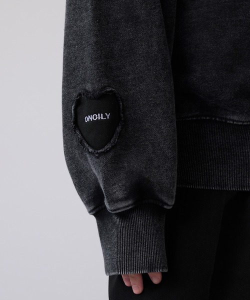 ONCILY（オンシェリー）の「HEART MOTIF SWEAT / ハートモチーフスウェット（スウェット・メンズ・ネイビー/ブラック・SMALL/MEDIUM/LARGE）」の7枚目の写真
