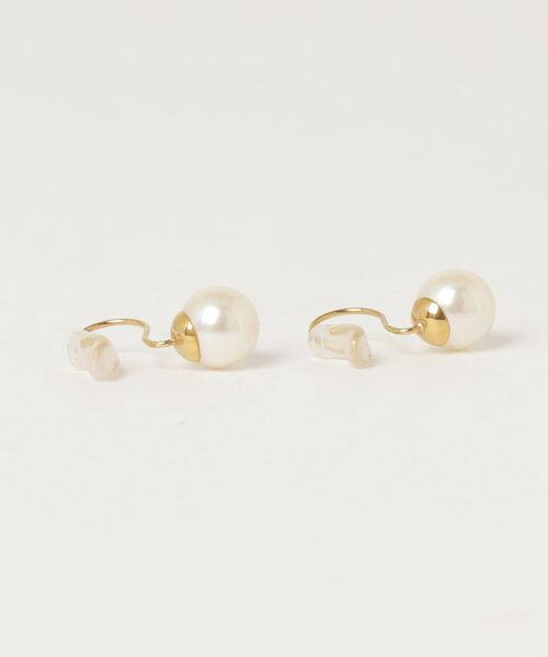 itam(アイタム)の「【itam】アイタム/ ステンレス 1粒パール ノンホールピアス S (パールサイズ 0.6CM)/ 金属アレルギー対応イヤリング(イヤリング・レディース・ゴールド・FREE)」の4枚目の写真