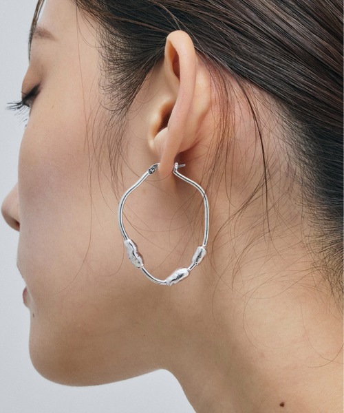 loni(ロニ)の「Nuance Stone Pierce(ピアス(両耳用)・レディース・ゴールド/シルバー/その他・FREE)」の6枚目の写真