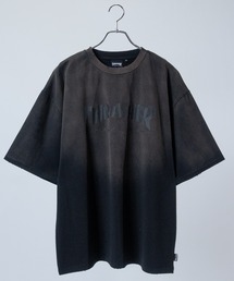 THRASHER（スラッシャー）の「【at】〔THRASHER/スラッシャー〕FADE S/S TEE フェード加工 フロントロゴ ダメージTシャツ（Tシャツ/カットソー・メンズ）」