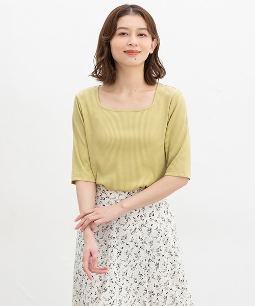 Honeys(ハニーズ)の「【ハニさら・接触冷感・UVカット】スクエアネックトップス(Tシャツ/カットソー・レディース・イエロー系その他/ホワイト×ブラック/グレイッシュベージュ/ブラック/オレンジ/ホワイト系その他/ホワイト・L/LL/M/S)」の6枚目の写真