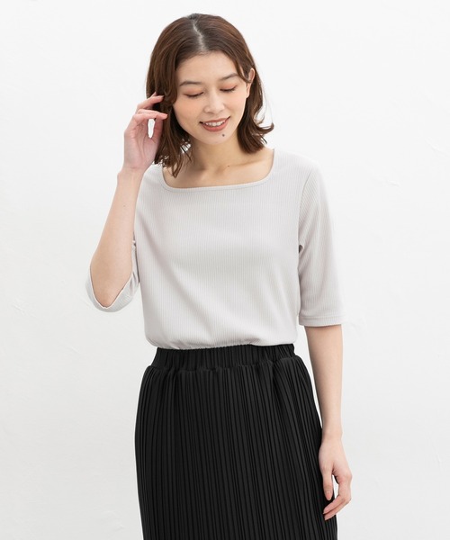 Honeys(ハニーズ)の「【ハニさら・接触冷感・UVカット】スクエアネックトップス(Tシャツ/カットソー・レディース・イエロー系その他/ホワイト×ブラック/グレイッシュベージュ/ブラック/オレンジ/ホワイト系その他/ホワイト・L/LL/M/S)」の5枚目の写真