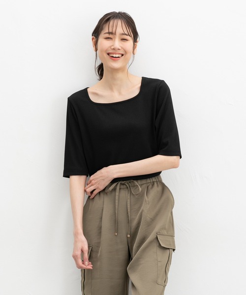 Honeys(ハニーズ)の「【ハニさら・接触冷感・UVカット】スクエアネックトップス(Tシャツ/カットソー・レディース・イエロー系その他/ホワイト×ブラック/グレイッシュベージュ/ブラック/オレンジ/ホワイト系その他/ホワイト・L/LL/M/S)」の17枚目の写真