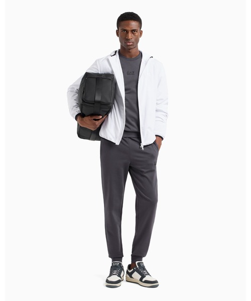 EMPORIO ARMANI EA7(エンポリオアルマーニイーエーセブン)の「【エンポリオ アルマーニ EA7】Core Identity フード付き ボンバージャケット リサイクル素材(ブルゾン・メンズ・ライトベージュ/ホワイト・LARGE/MEDIUM/SMALL/X-LARGE/XX-LARGE)」の3枚目の写真