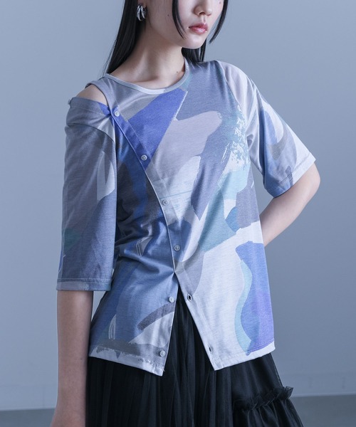 kOhAKU(コハク)の「アート柄カットソー(Tシャツ/カットソー・レディース・チャコール/グレー・2/1)」の1枚目の写真