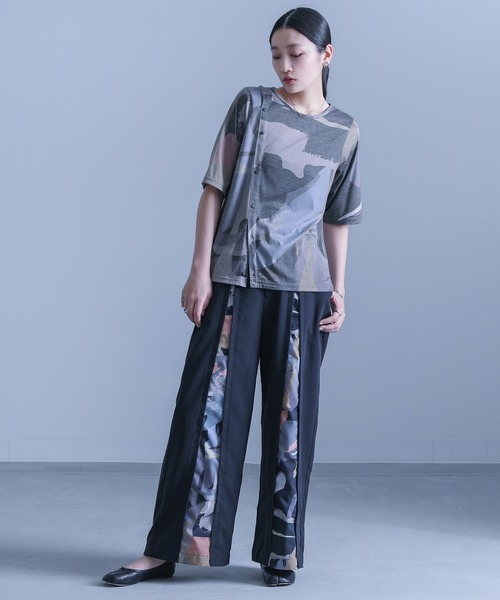 kOhAKU(コハク)の「アート柄カットソー(Tシャツ/カットソー・レディース・チャコール/グレー・2/1)」の22枚目の写真