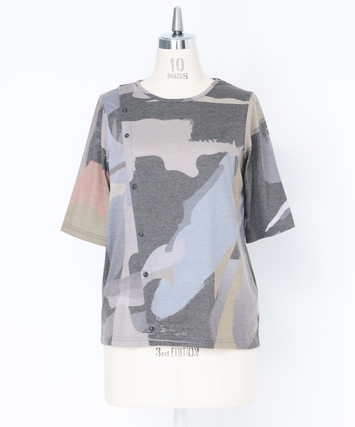 kOhAKU(コハク)の「アート柄カットソー(Tシャツ/カットソー・レディース・チャコール/グレー・2/1)」の13枚目の写真