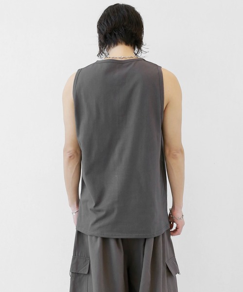minsobi（ミンソビ）の「デイリー無地タンクトップ　ベーシック ワイド ノースリーブトップス（タンクトップ・メンズ・ブラック/チャコール/アイボリー・FREE）」の9枚目の写真