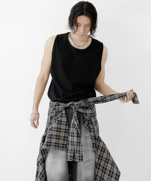 minsobi（ミンソビ）の「デイリー無地タンクトップ　ベーシック ワイド ノースリーブトップス（タンクトップ・メンズ・ブラック/チャコール/アイボリー・FREE）」の10枚目の写真