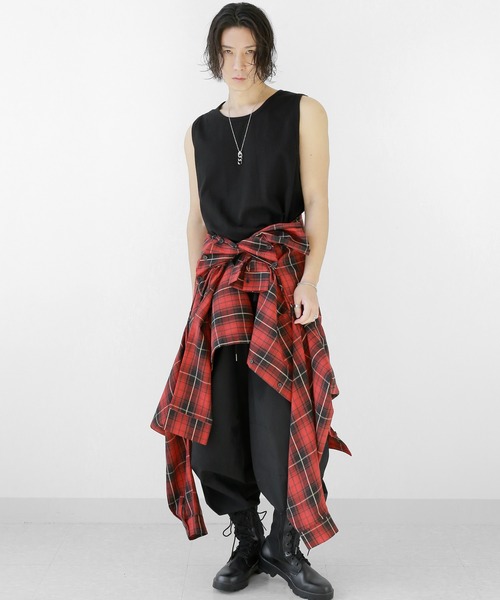 minsobi（ミンソビ）の「デイリー無地タンクトップ　ベーシック ワイド ノースリーブトップス（タンクトップ・メンズ・ブラック/チャコール/アイボリー・FREE）」の11枚目の写真