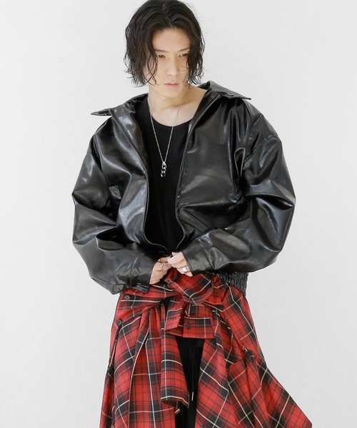 minsobi（ミンソビ）の「デイリー無地タンクトップ　ベーシック ワイド ノースリーブトップス（タンクトップ・メンズ・ブラック/チャコール/アイボリー・FREE）」の13枚目の写真