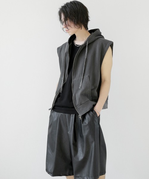 minsobi（ミンソビ）の「デイリー無地タンクトップ　ベーシック ワイド ノースリーブトップス（タンクトップ・メンズ・ブラック/チャコール/アイボリー・FREE）」の15枚目の写真