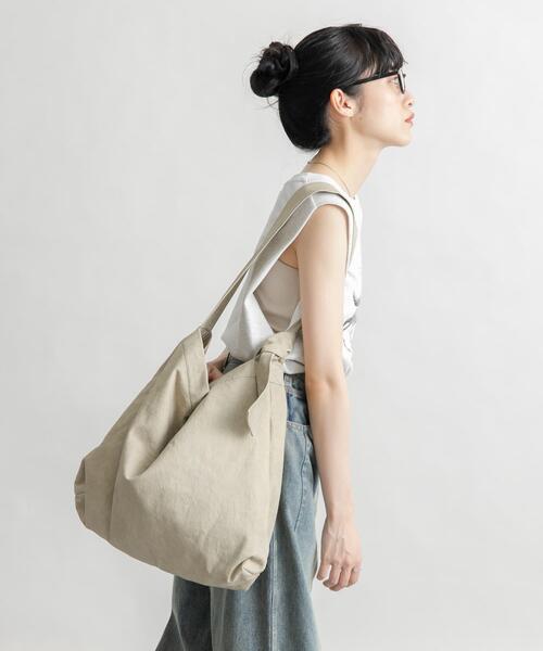 KBF(ケイビーエフ)の「キャンバスデザインBAG(ショルダーバッグ・レディース・グレー系その他/ベージュ・ONE)」の1枚目の写真