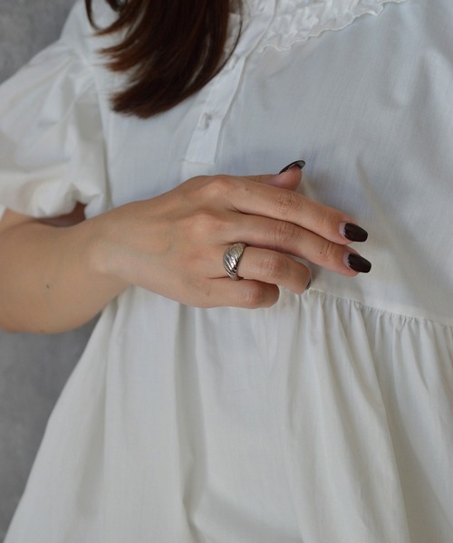 BROTHERHOOD(ブラザーフッド)の「【earyear】Petite Croissant design peti Volume Ring(リング・レディース・ゴールド/シルバー・MEDIUM/SMALL/LARGE)」の9枚目の写真