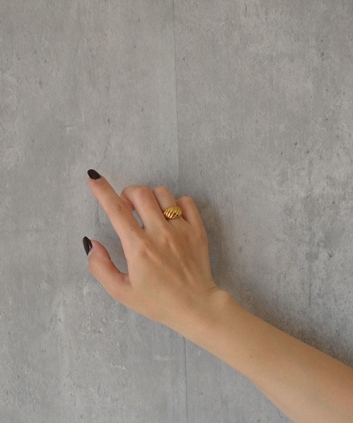 BROTHERHOOD(ブラザーフッド)の「【earyear】Petite Croissant design peti Volume Ring(リング・レディース・ゴールド/シルバー・MEDIUM/SMALL/LARGE)」の3枚目の写真