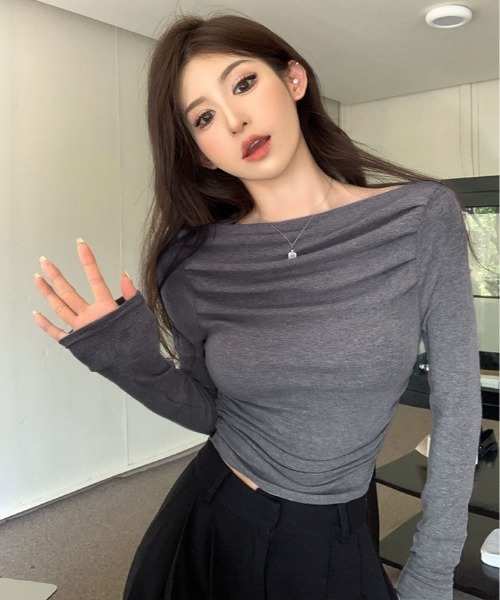 kirakiraShop(キラキラショップ)の「オフショルダー サイドギャザー カットソー(Tシャツ/カットソー・レディース・ホワイト/ブラウン/ブラック/ワイン/グレー・FREE)」の15枚目の写真