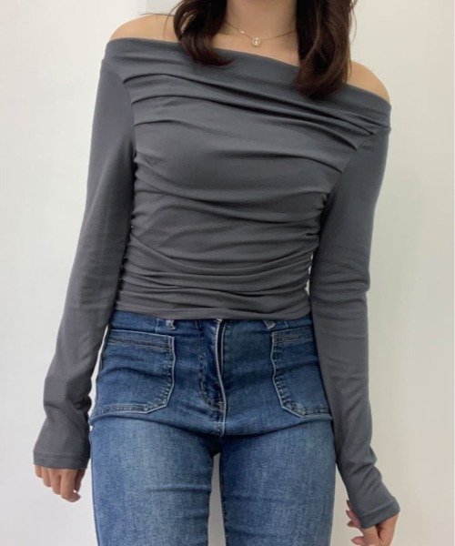 kirakiraShop(キラキラショップ)の「オフショルダー サイドギャザー カットソー(Tシャツ/カットソー・レディース・ホワイト/ブラウン/ブラック/ワイン/グレー・FREE)」の18枚目の写真