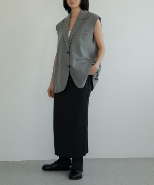 品揃え豊富で anuke（アンヌーク）の「anuke Cutoff Over Vest（ベスト）」 - WEAR トップス