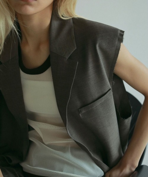 anuke（アンヌーク）の「anuke Cutoff Over Vest（ベスト）」 - WEAR