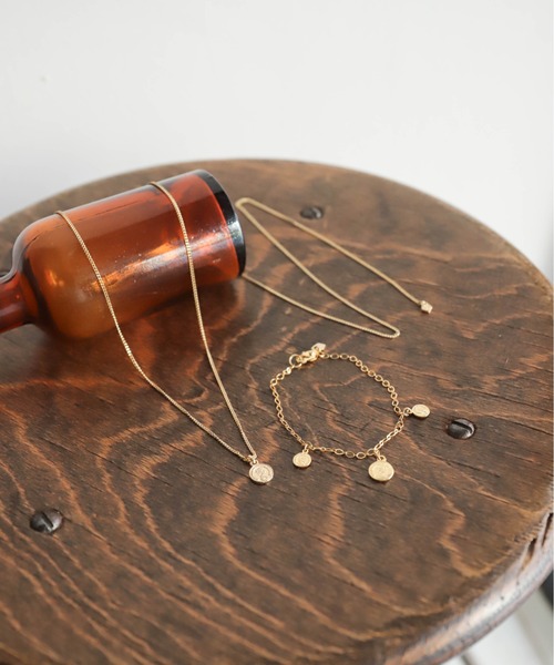 rapiecage（ラピエサージュ）の「トリプルタイニーコインブレスレット（ブレスレット・レディース・ゴールド・FREE）」の3枚目の写真