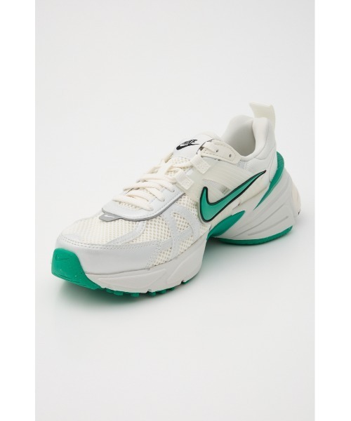 NIKE(ナイキ)の「V2K ラン(スニーカー・レディース・アイボリー/ピンク・23.5cm/23cm/25cm/24.5cm/24cm)」の8枚目の写真
