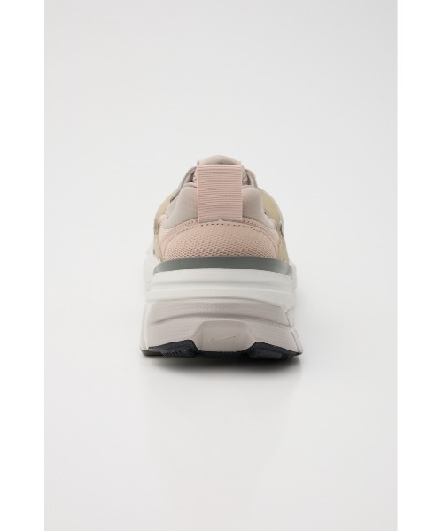 NIKE(ナイキ)の「V2K ラン(スニーカー・レディース・アイボリー/ピンク・23.5cm/23cm/25cm/24.5cm/24cm)」の14枚目の写真