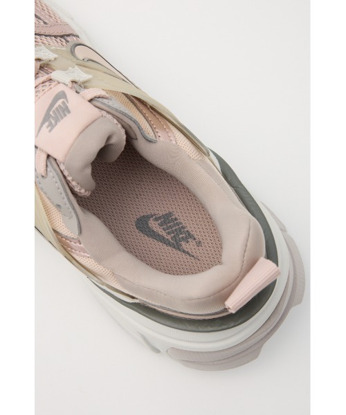 NIKE(ナイキ)の「V2K ラン(スニーカー・レディース・アイボリー/ピンク・23.5cm/23cm/25cm/24.5cm/24cm)」の20枚目の写真