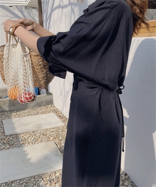 FREE STYLISTS(フリー スタイリスト)の「ウエスト切り替えタックロングシャツワンピース(シャツワンピース・レディース・ブラック/ベージュ・M/L)」の7枚目の写真
