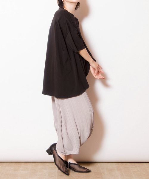 OSMOSIS（オズモーシス）の「バックフレアーTシャツ（Tシャツ/カットソー・レディース・ブラック/ホワイト/ブルー・ONE SIZE）」の20枚目の写真