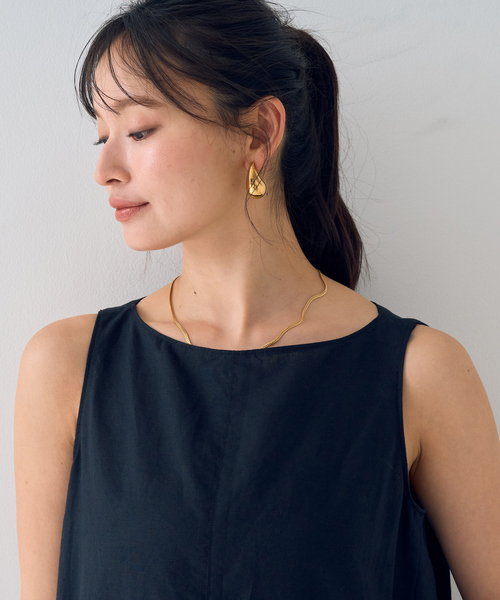 Rouge vif Anna(ルージュヴィフアンナ)の「麻混ノースリーブ後ろタックワンピース(ワンピース・レディース・ブラック/ブラウン・38/36)」の12枚目の写真