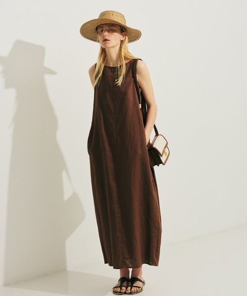 Rouge vif Anna(ルージュヴィフアンナ)の「麻混ノースリーブ後ろタックワンピース(ワンピース・レディース・ブラック/ブラウン・38/36)」の3枚目の写真