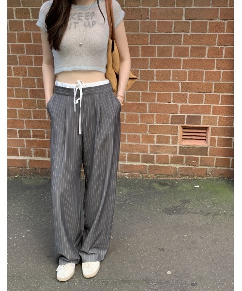 SALTMINT（ソルトミント）の「《韓国ファッション》細見ストレート涼感ピンストライプパンツ（スラックス・レディース・グレー/ブルー・S/M）」の10枚目の写真