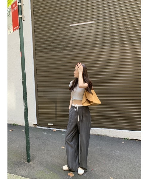 SALTMINT（ソルトミント）の「《韓国ファッション》細見ストレート涼感ピンストライプパンツ（スラックス・レディース・グレー/ブルー・S/M）」の7枚目の写真