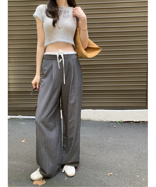 SALTMINT（ソルトミント）の「《韓国ファッション》細見ストレート涼感ピンストライプパンツ（スラックス・レディース・グレー/ブルー・S/M）」の3枚目の写真