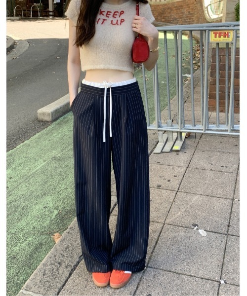 SALTMINT（ソルトミント）の「《韓国ファッション》細見ストレート涼感ピンストライプパンツ（スラックス・レディース・グレー/ブルー・S/M）」の15枚目の写真