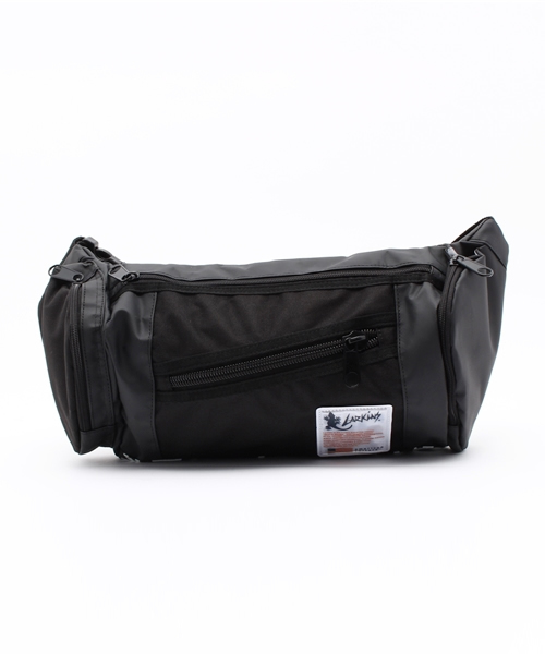 VENCEEXCHANGE(ヴァンスエクスチェンジ)の「LARKINS ラーキンスBODYBAG (ショルダーバッグ・メンズ・ダークグリーン/ブラック/ホワイト・FREE)」の2枚目の写真