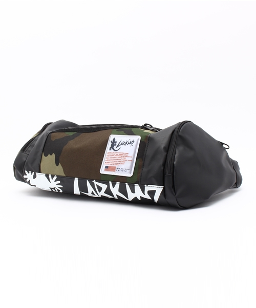 VENCEEXCHANGE(ヴァンスエクスチェンジ)の「LARKINS ラーキンスBODYBAG (ショルダーバッグ・メンズ・ダークグリーン/ブラック/ホワイト・FREE)」の9枚目の写真