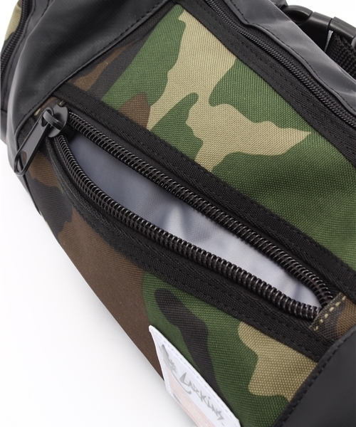 VENCEEXCHANGE(ヴァンスエクスチェンジ)の「LARKINS ラーキンスBODYBAG (ショルダーバッグ・メンズ・ダークグリーン/ブラック/ホワイト・FREE)」の10枚目の写真