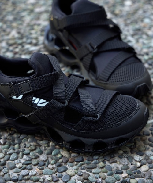 MIZUNO(ミズノ )の「MIZUNO ミズノ WAVE PROPHECY Strap D1GA251903(スニーカー・メンズ・ブラック・23.5cm/24.0cm/26.0cm/26.5cm/27.0cm/27.5cm/28.0cm/23.0cm/24.5cm/25.0cm)」の9枚目の写真